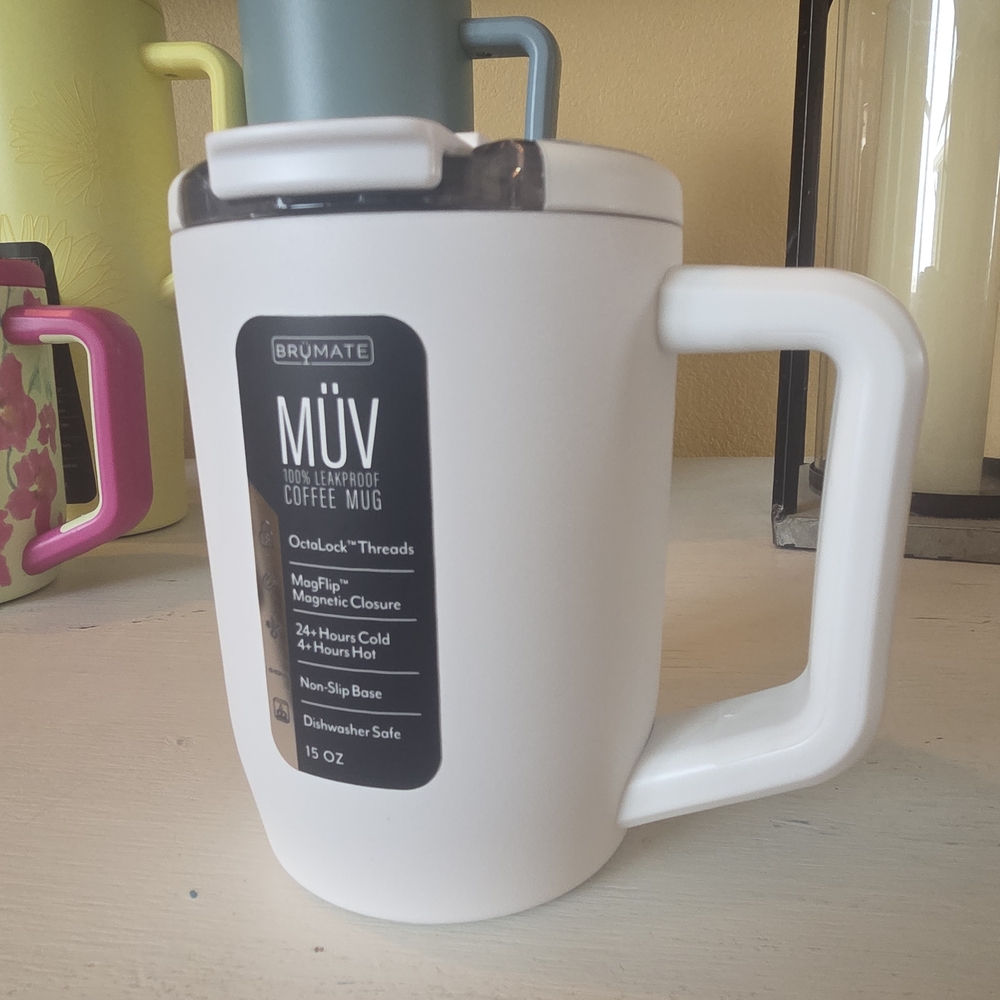 BrüMate MÜV White Coffee Mug with Magnetic Closure